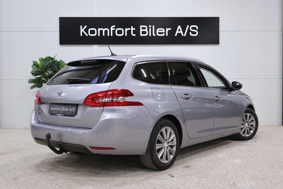 Peugeot 308 1,6 BlueHDi 120 Allure Sky 5d