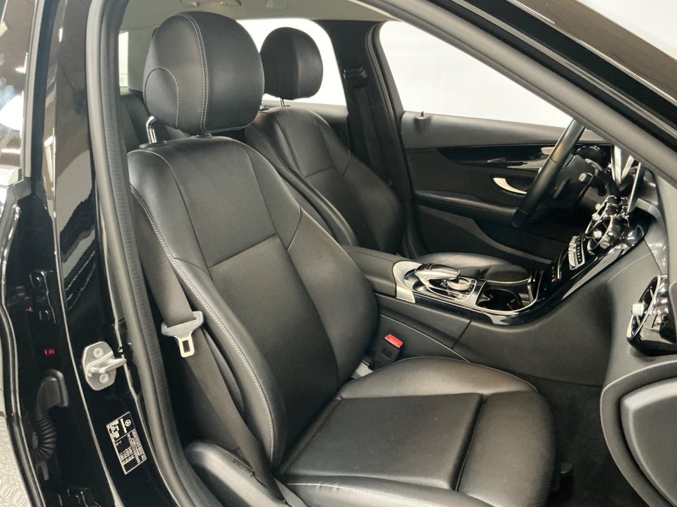 Mercedes C300 de 2,0 Avantgarde stc. aut. 5d