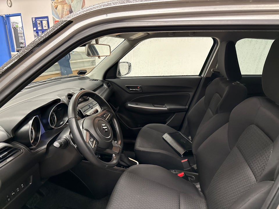 Suzuki Swift 1,2 mHybrid Exclusive CVT 5d