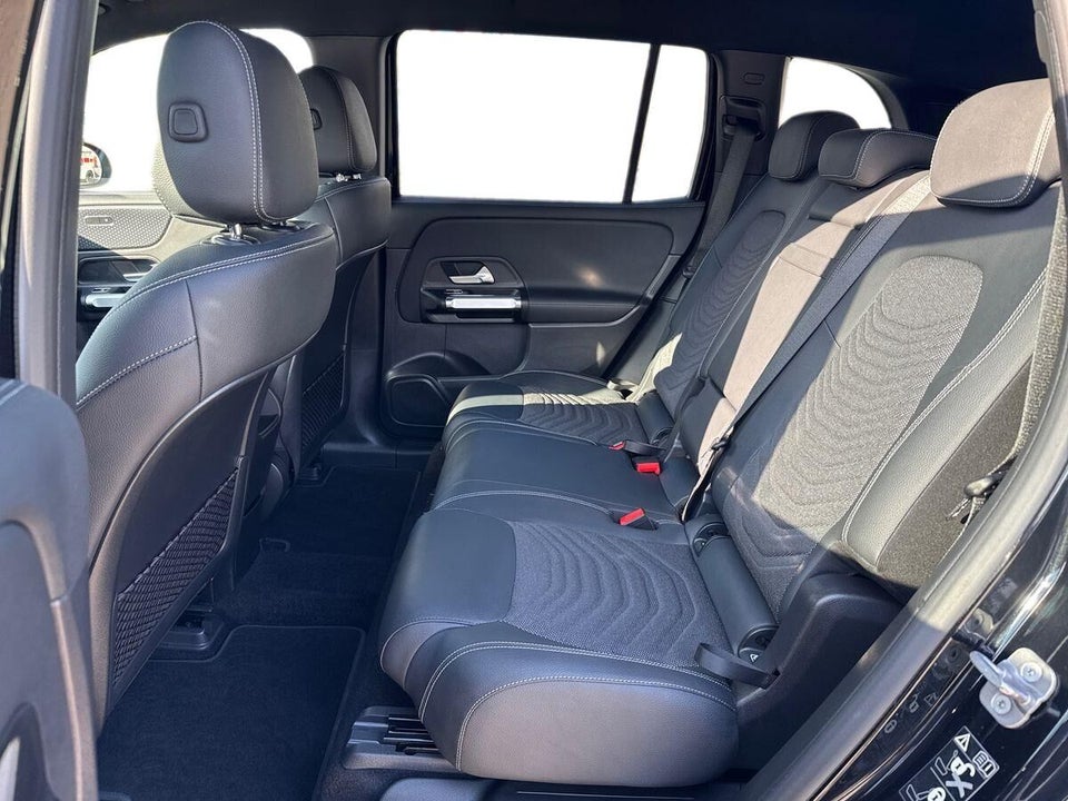 Mercedes EQB300 4Matic 5d