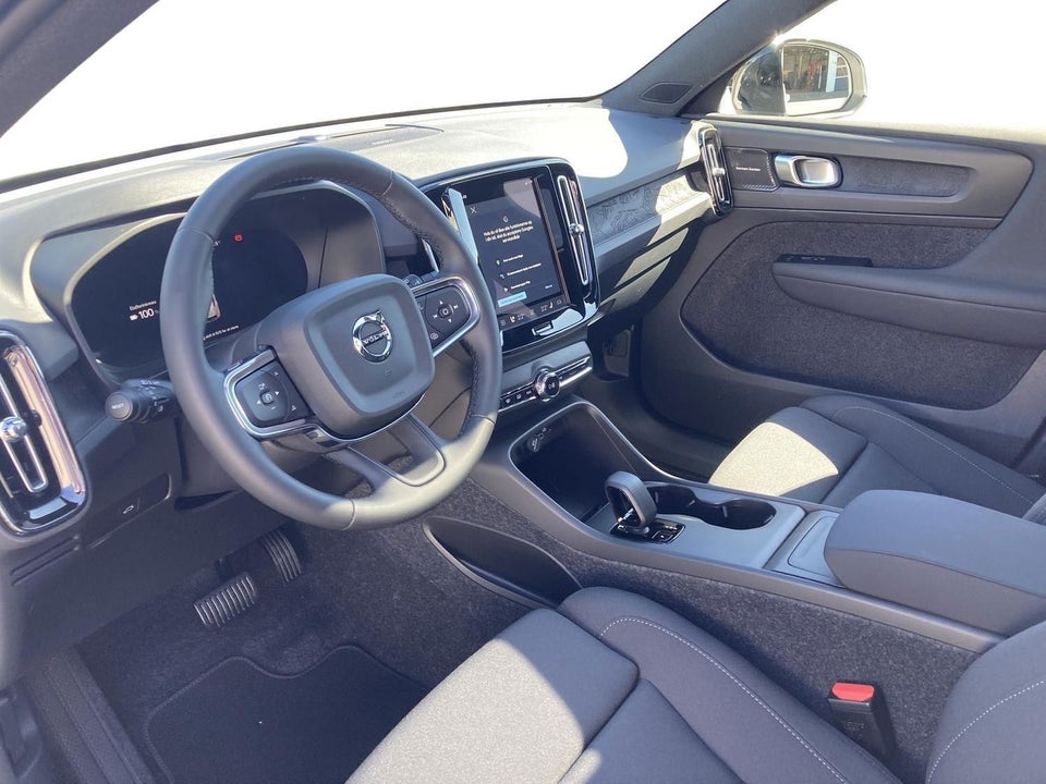 Volvo EX40 Extended Range Black Edition 5d