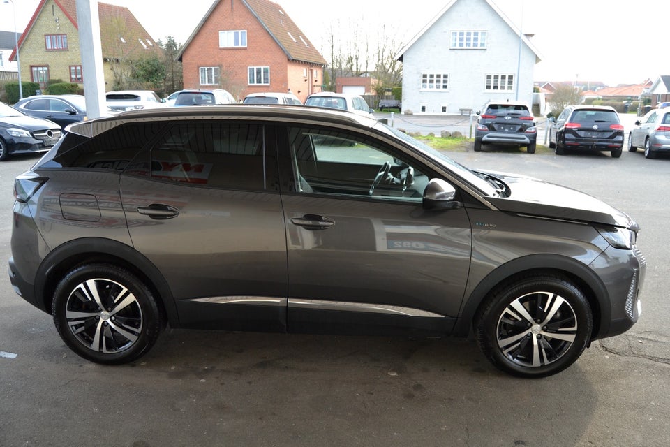 Peugeot 3008 1,6 Hybrid First Selection EAT8 5d