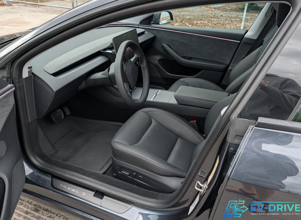 Tesla Model 3 Long Range AWD 4d