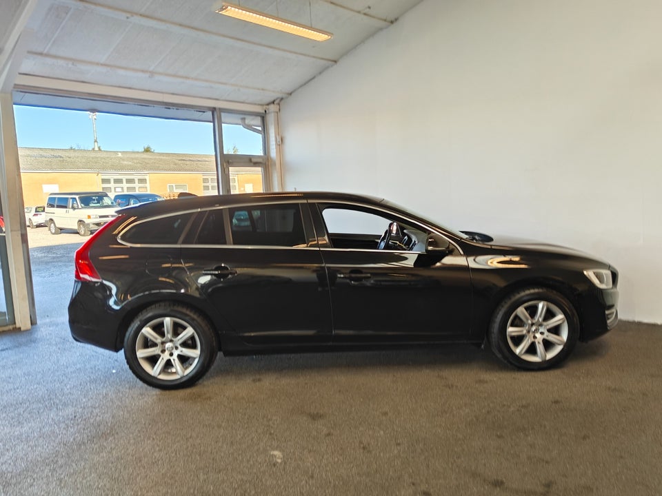 Volvo V60 2,0 D3 150 Kinetic 5d