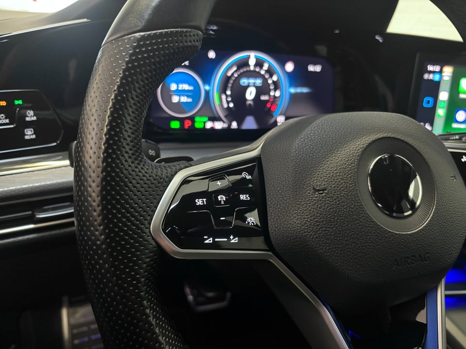 VW Golf VIII 1,4 GTE DSG 5d