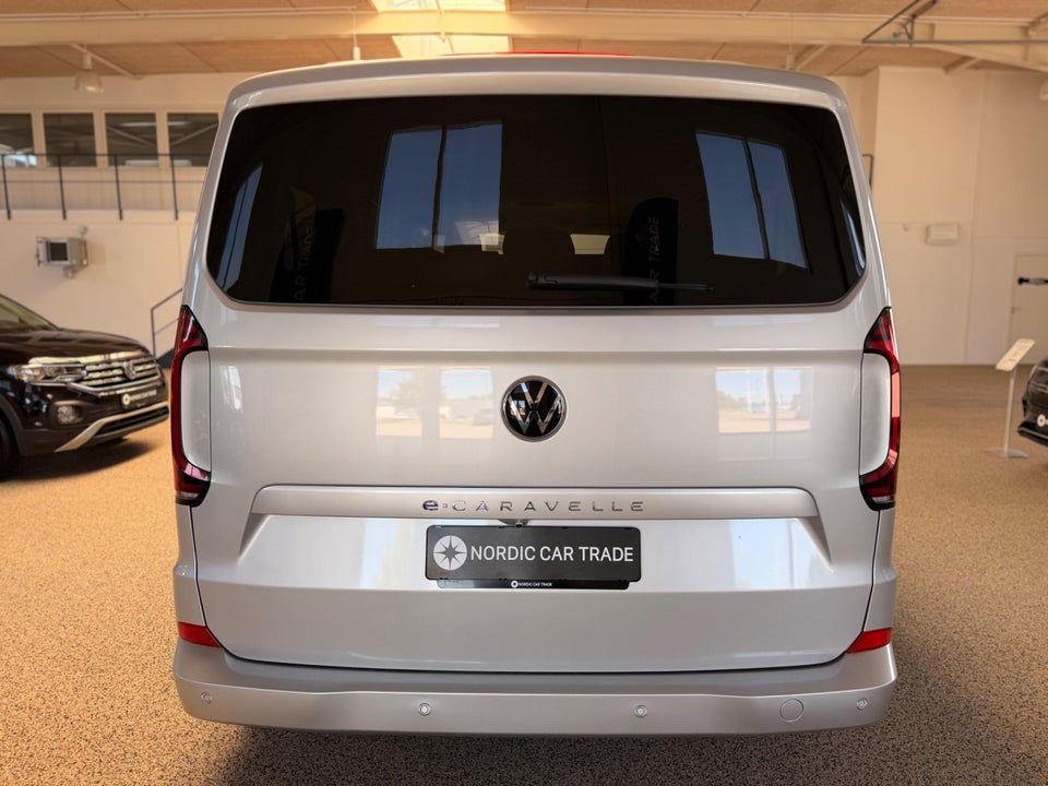 VW e-Caravelle 64 Life SWB
