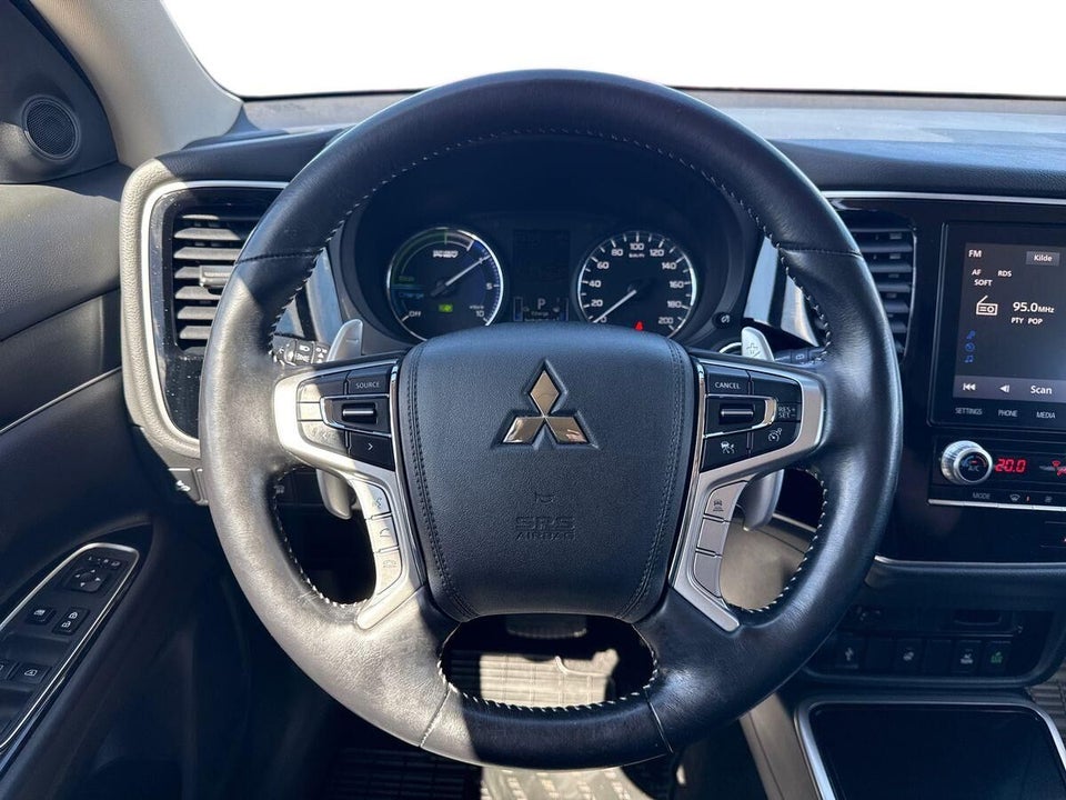 Mitsubishi Outlander 2,4 PHEV Intense CVT 4WD 5d