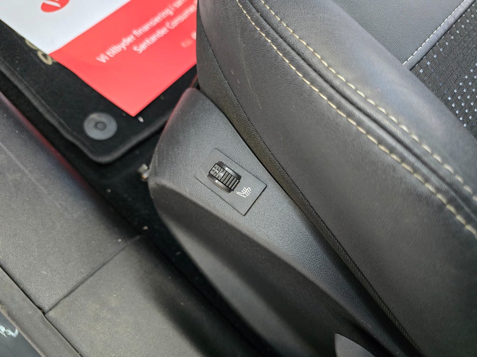 Peugeot 2008 1,2 e-THP 110 Desire Sky 5d