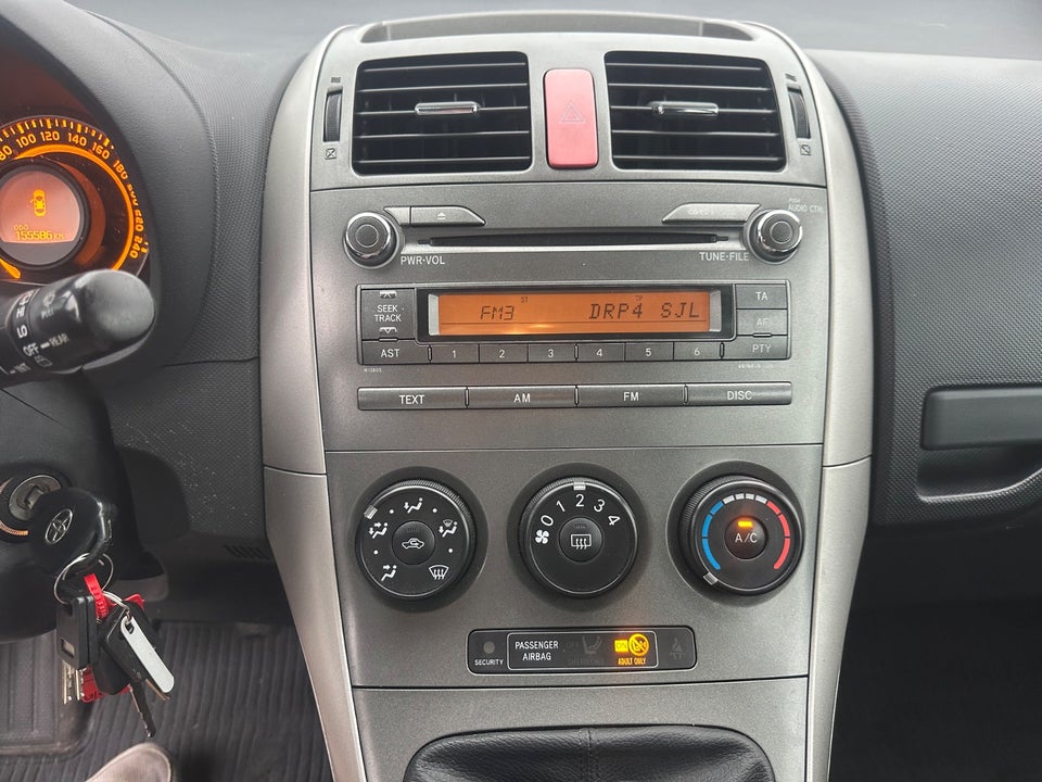 Toyota Auris 1,4 Luna 5d
