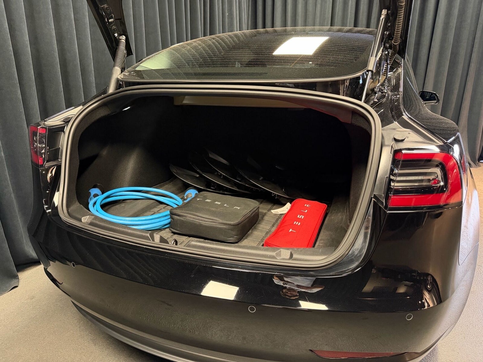Tesla Model 3 Standard Range+ RWD 4d