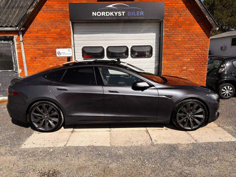 Tesla Model S 90D 5d