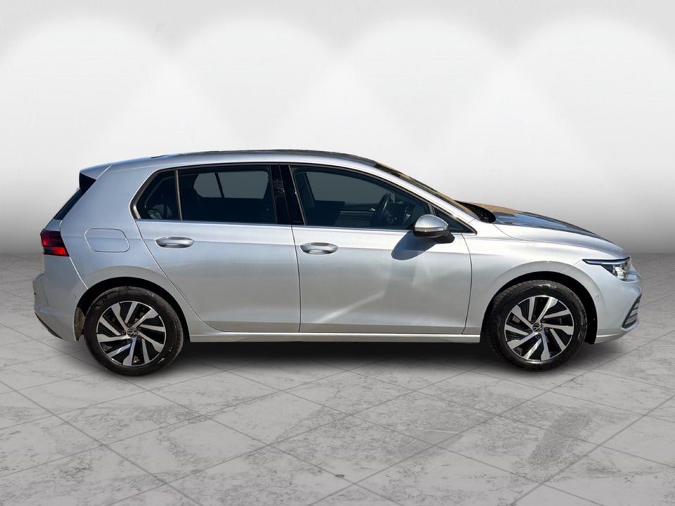 VW Golf VIII 1,4 eHybrid DSG 5d
