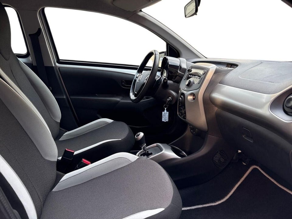Toyota Aygo 1,0 VVT-i x-play x-shift 5d
