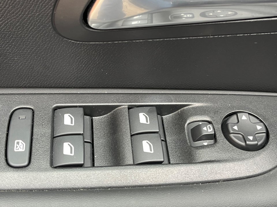 Peugeot 208 1,2 PureTech 100 Allure 5d