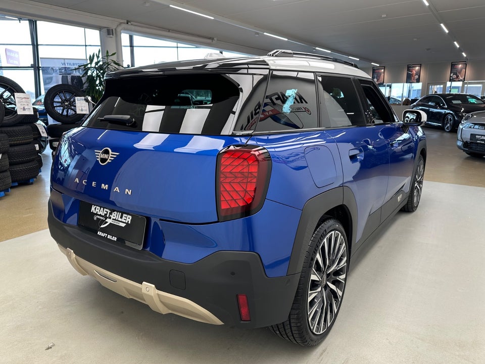 MINI Aceman E Favoured Trim L 5d