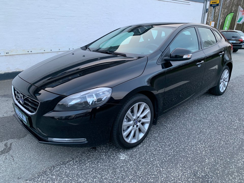 Volvo V40 1,6 T3 150 Kinetic 5d