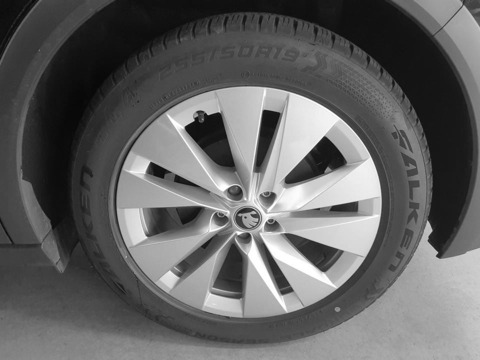 Skoda Elroq 85 iV Loft 5d