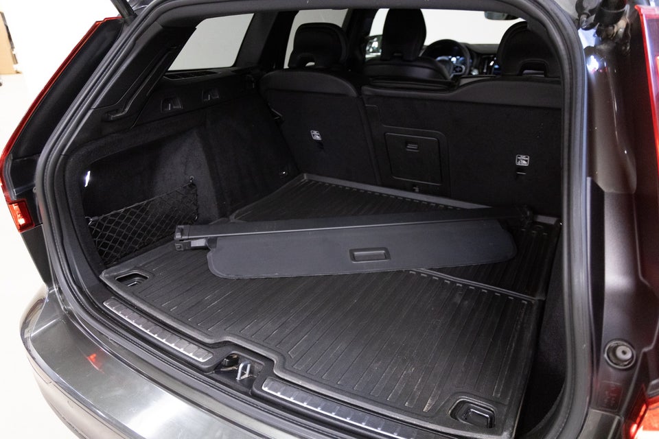 Volvo V60 2,0 T6 ReCharge R-Design aut. AWD 5d