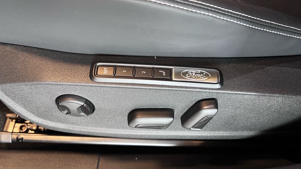 Ford Explorer 77 Premium Extended Range 5d