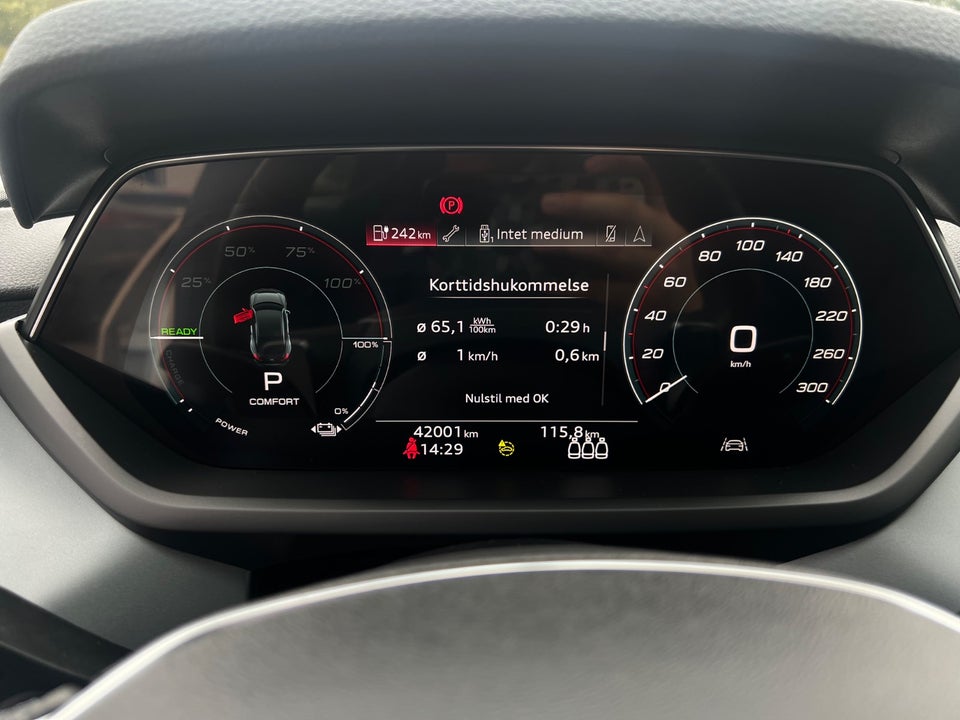 Audi e-tron GT pro quattro 4d