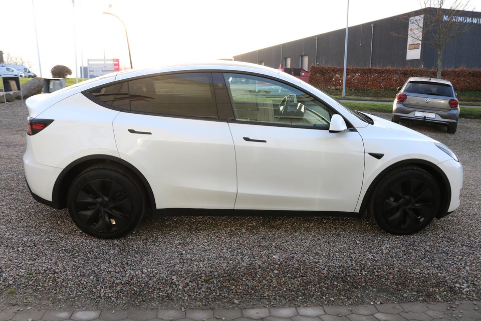 Tesla Model Y Long Range AWD 5d