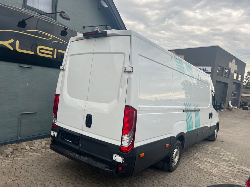 Iveco Daily 2,3 35S16 16m³ Van AG8