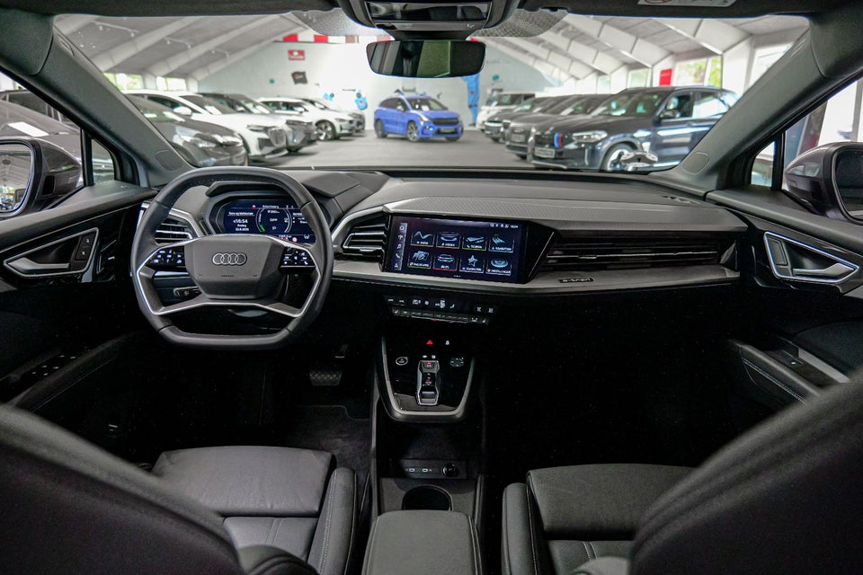 Audi Q4 e-tron 45 S-line quattro 5d