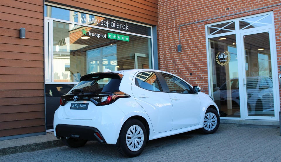 Toyota Yaris 1,5 Hybrid H3 e-CVT 5d
