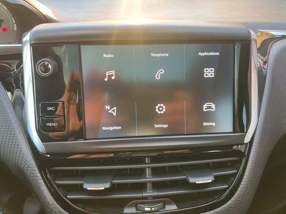 Peugeot 2008 1,5 BlueHDi 100 Prestige Sky 5d