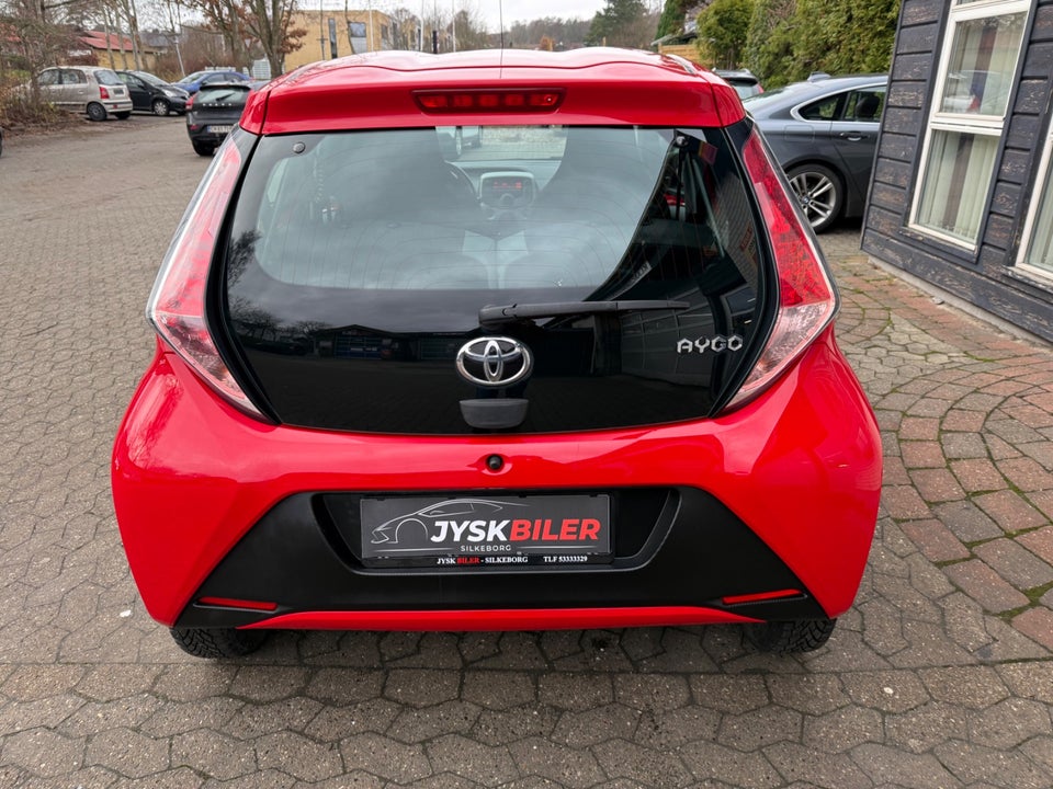 Toyota Aygo 1,0 VVT-i x-play 5d