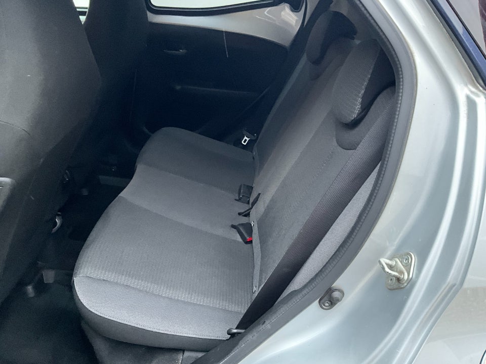 Toyota Aygo 1,0 VVT-i x-pose x-shift 5d