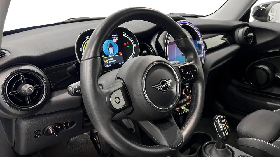 MINI Cooper SE Essential 3d