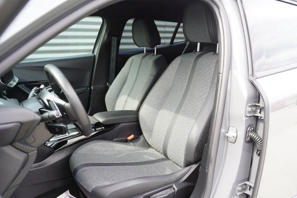 Peugeot 2008 1,2 PureTech 130 Allure EAT8 5d