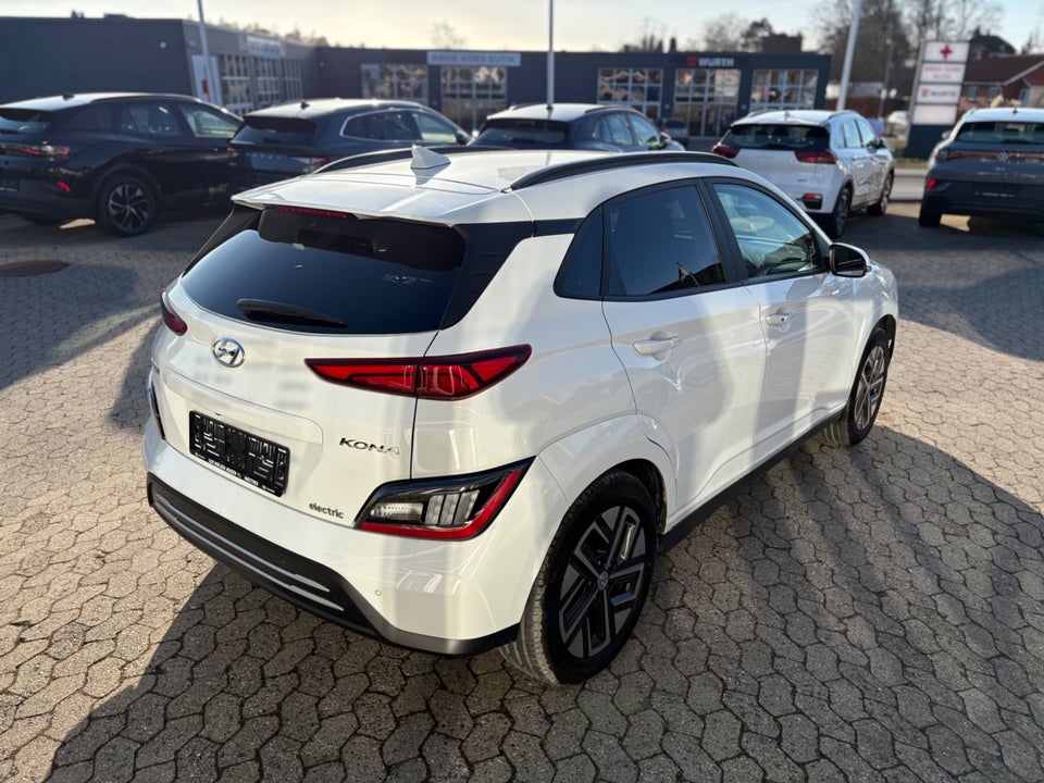 Hyundai Kona 64 EV Essential 5d