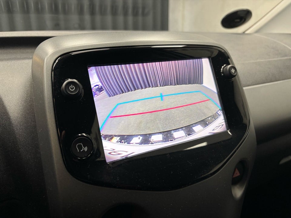 Toyota Aygo 1,0 VVT-i x-press x-shift 5d