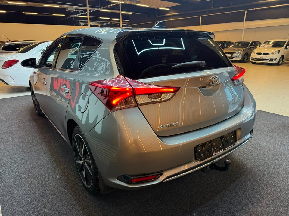Toyota Auris 1,2 T Selected MDS 5d