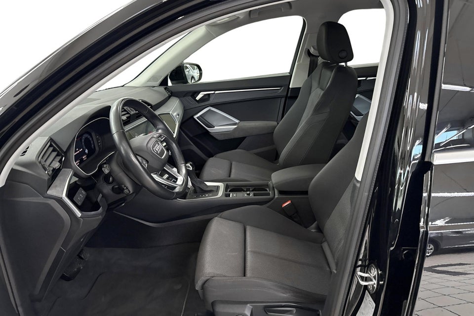 Audi Q3 45 TFSi e Attitude plus S-tr. 5d