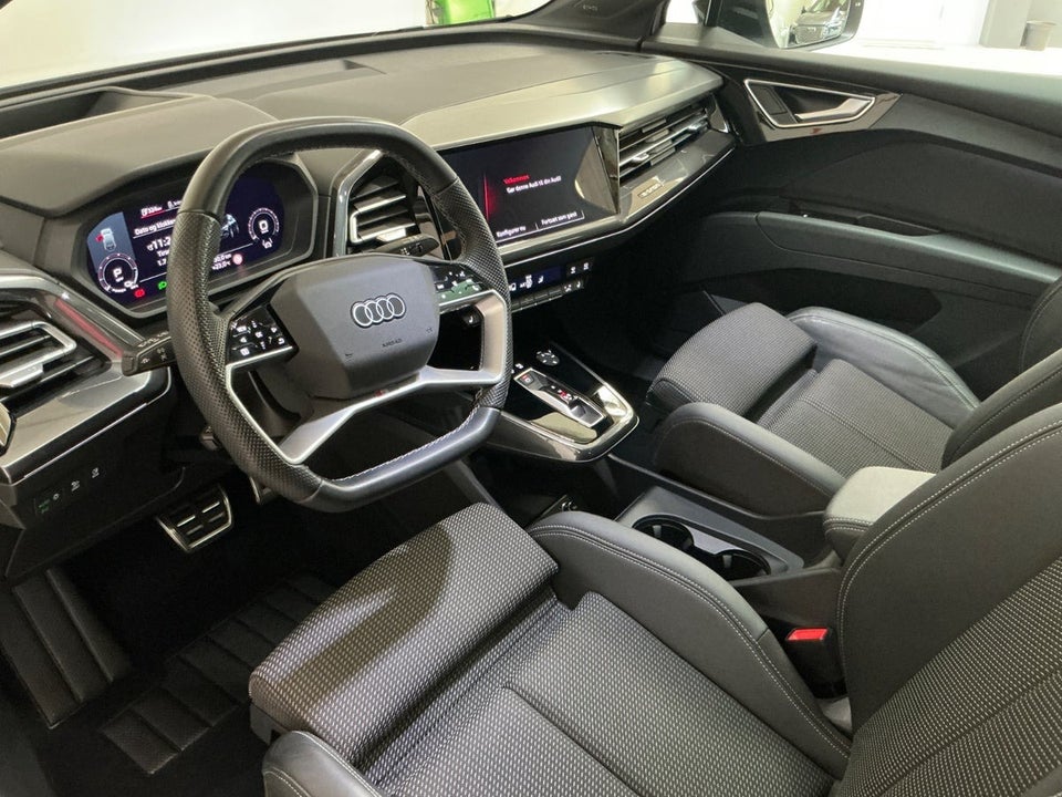 Audi Q4 e-tron 50 S-line quattro 5d
