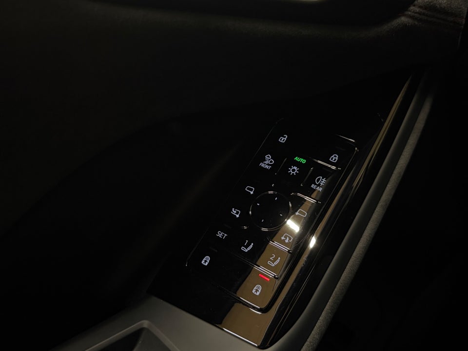 Audi SQ6 e-tron quattro 5d