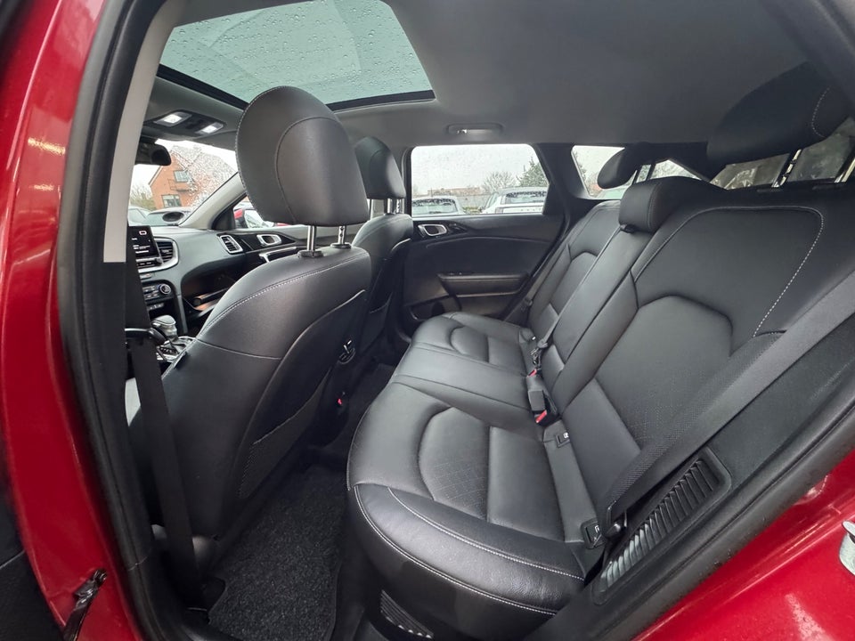 Kia Ceed 1,6 PHEV Upgrade Premium SW DCT 5d