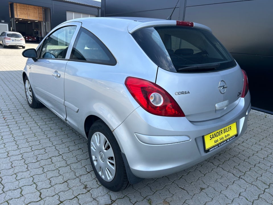 Opel Corsa 1,2 16V Essentia 3d