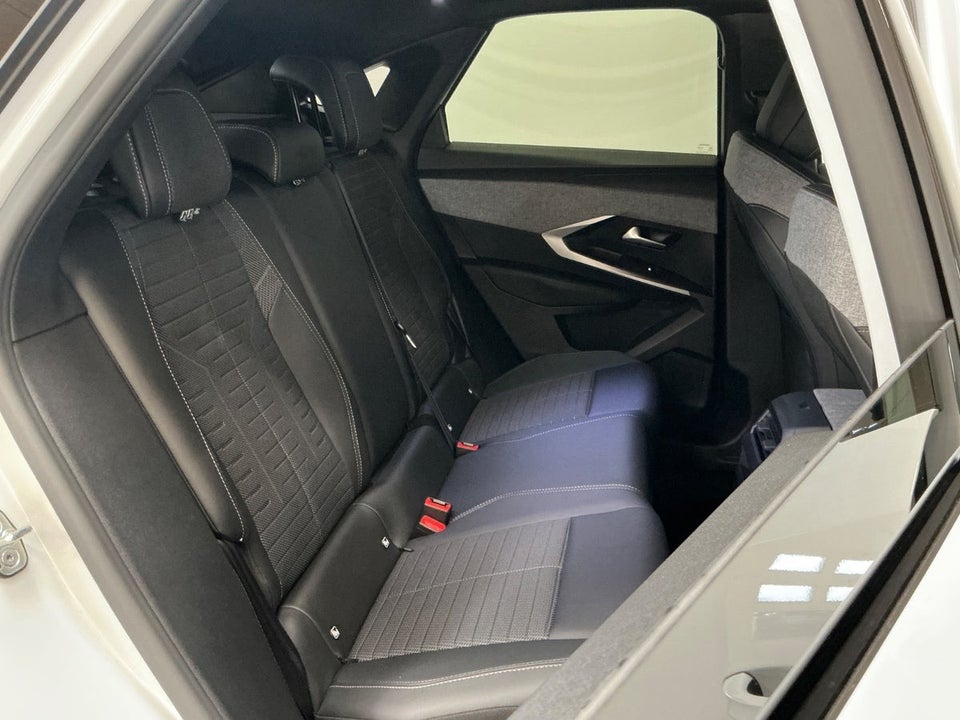 Peugeot e-3008 77 Allure 5d