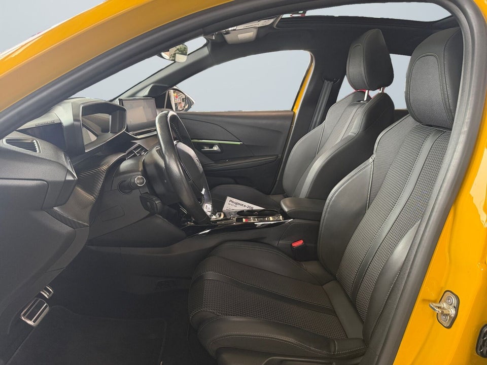 Peugeot e-208 50 GT 5d