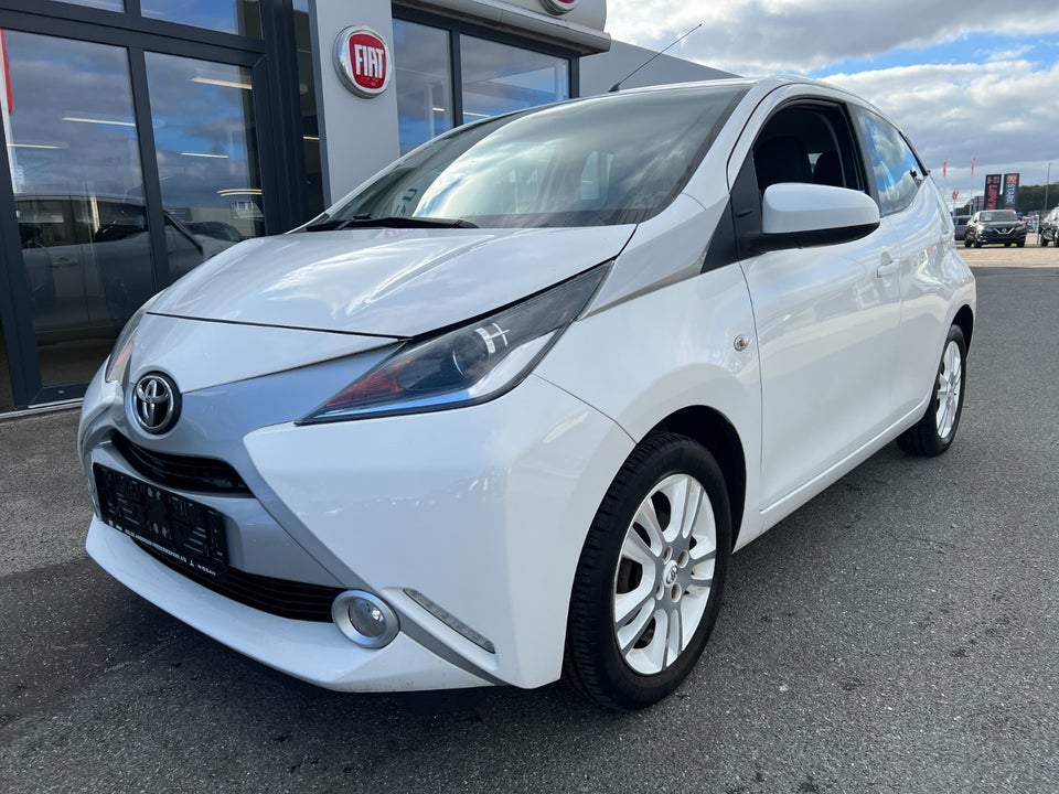 Toyota Aygo 1,0 VVT-i x-play x-touch 5d