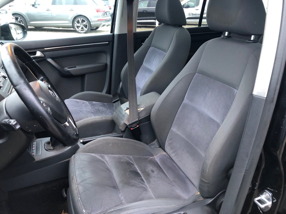 VW Touran 2,0 TDi 140 Comfortline BMT 7prs 5d