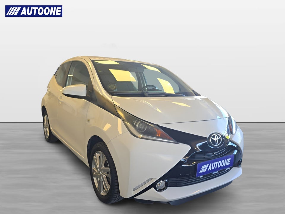 Toyota Aygo 1,0 VVT-i x-press x-shift 5d