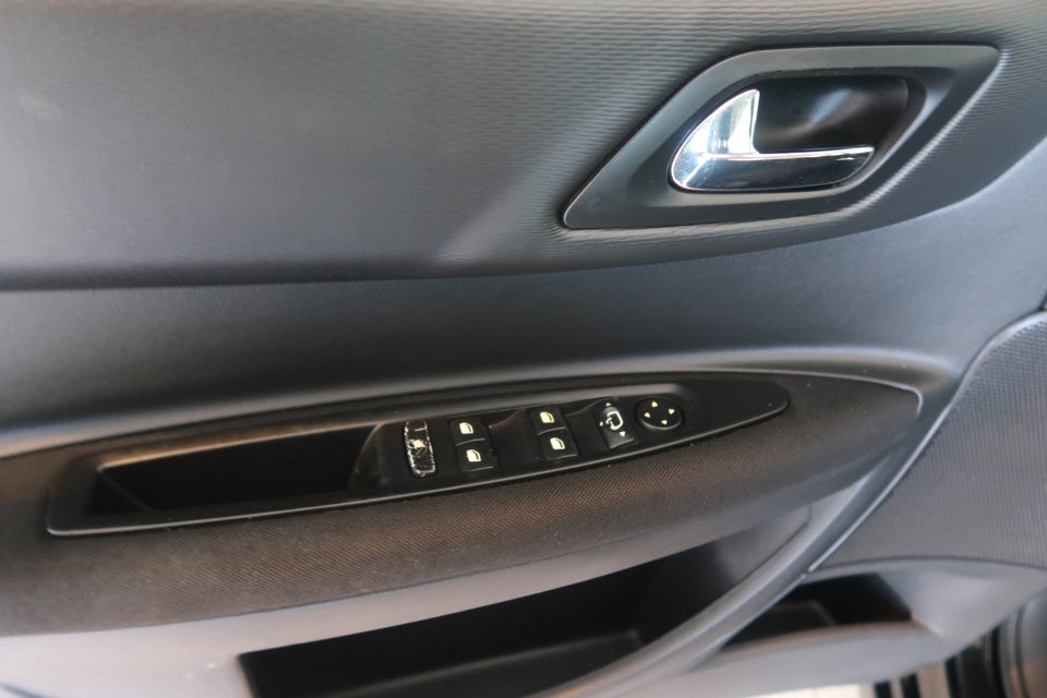 Citroën C4 1,6 HDi 110 VTR+ E6G 5d