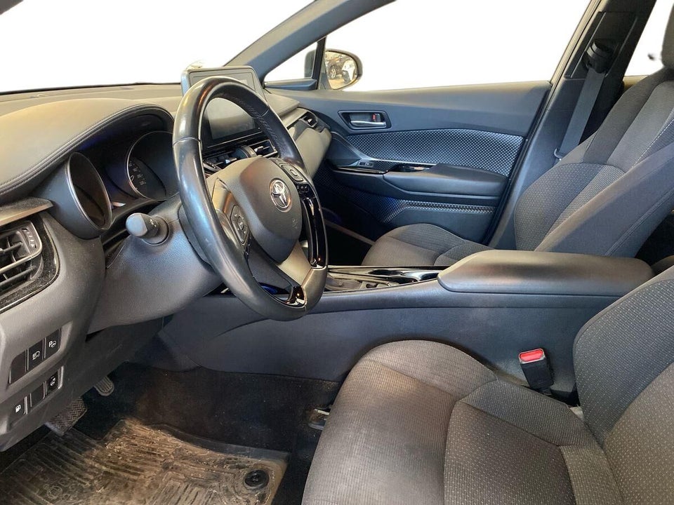 Toyota C-HR 1,8 Hybrid Premium Selected CVT 5d