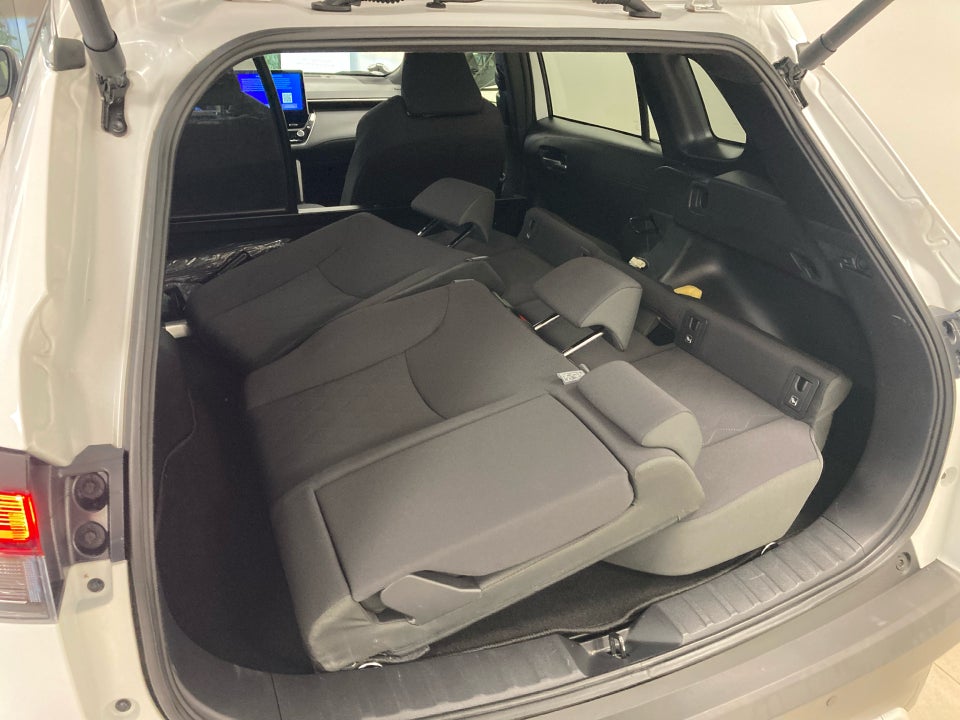 Toyota Corolla Cross 2,0 Hybrid Style Comfort CVT Van 5d