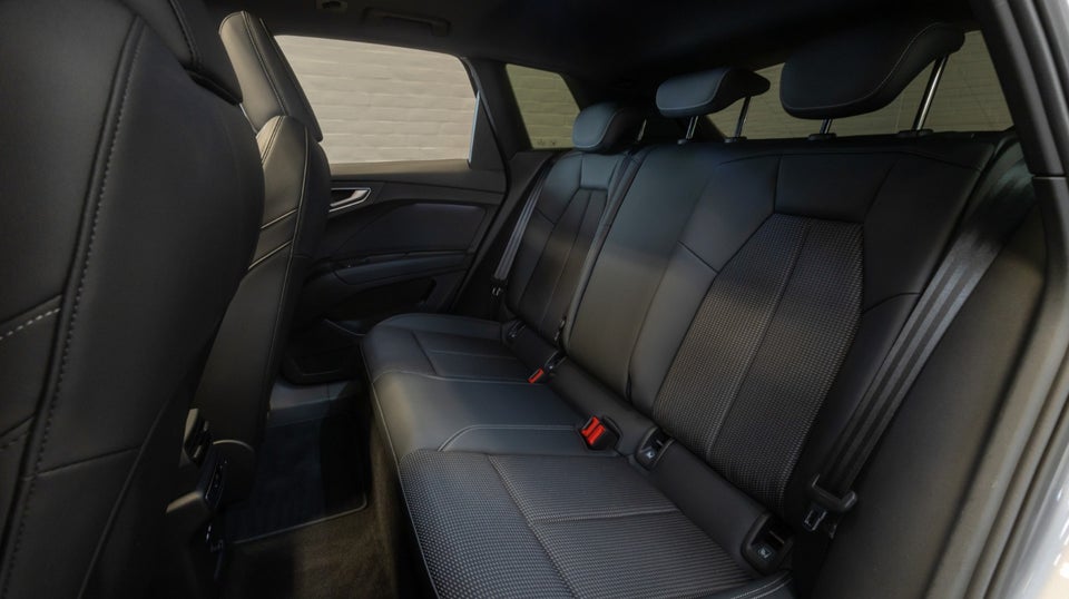 Audi Q4 e-tron 45 S-line 5d